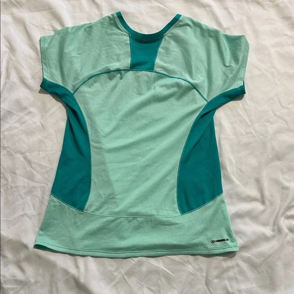 The North Face Mint and Teal T-Shirt - Picture 3 of 3